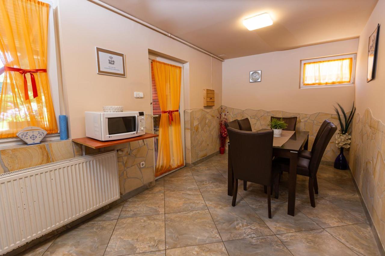 Erika Vendeghaz Hotel Eger Exterior photo
